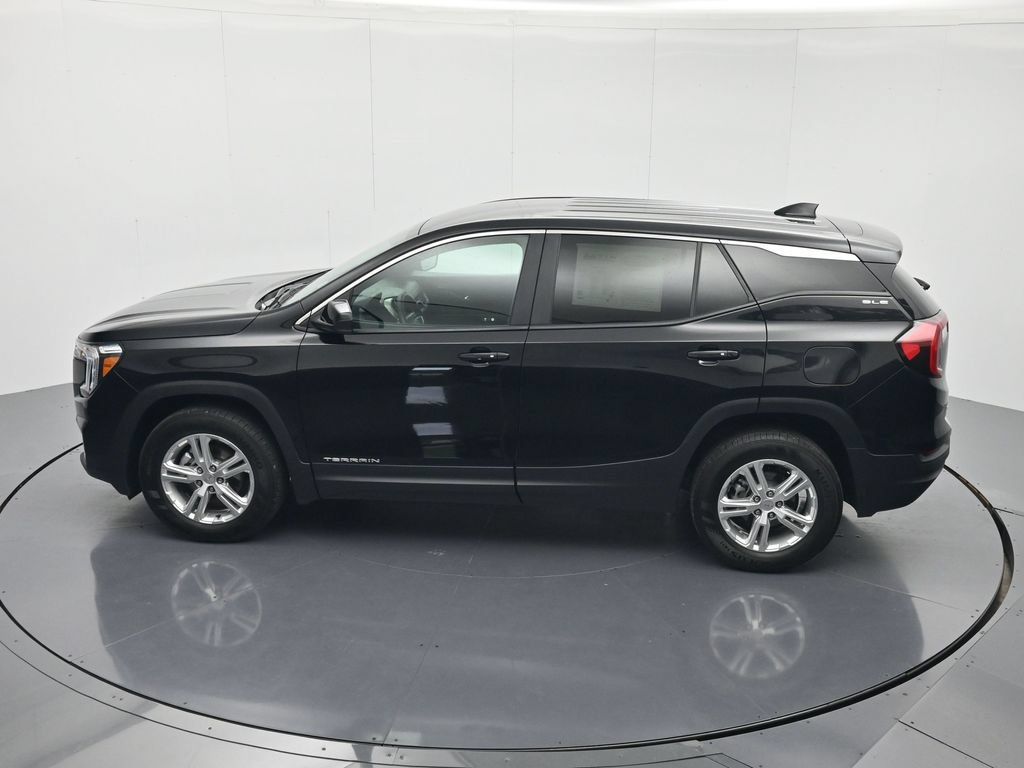 Certified 2024 GMC Terrain SLE AWD/4WD image 35