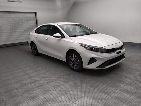 Used 2022 Kia Forte LXS FWD image 11