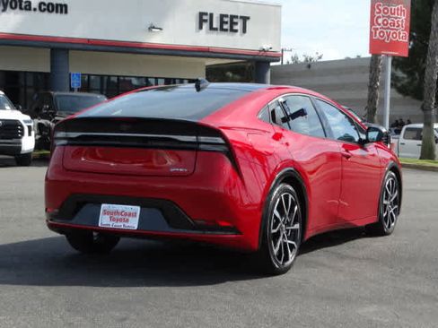 Used 2025 Toyota Prius Plug-In Hybrid image 13