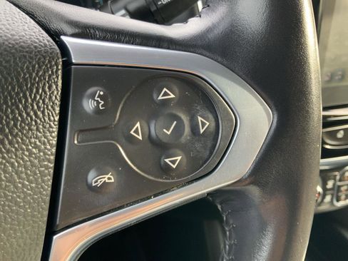 Used 2021 Chevrolet Traverse RS image 28