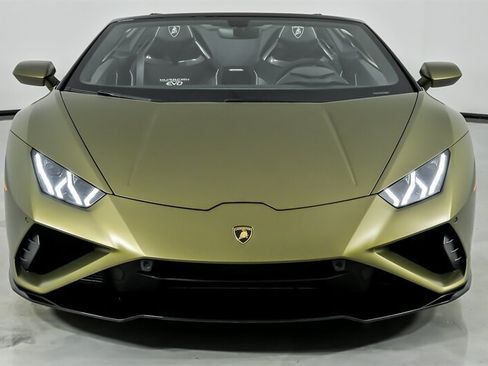 Used 2022 Lamborghini Huracan EVO RWD image 4