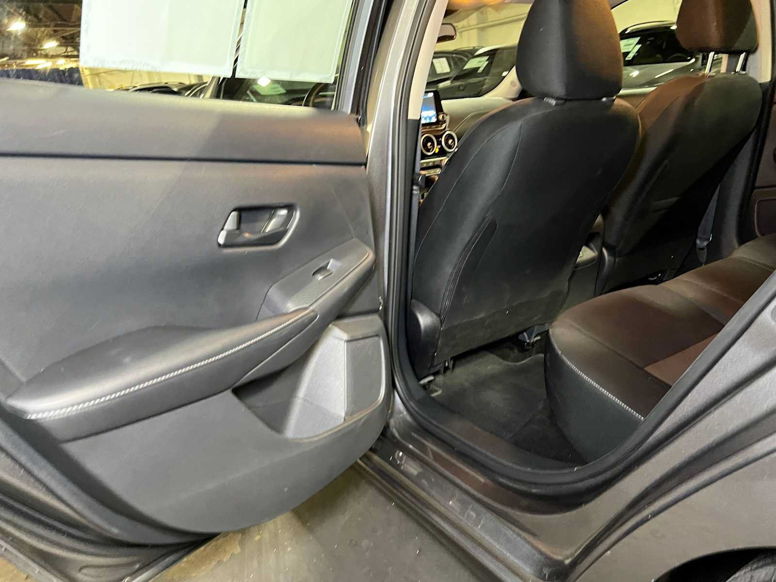 Used 2024 Nissan Sentra SV FWD image 17