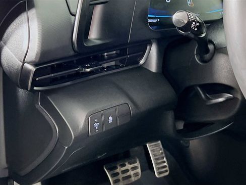 Certified 2025 Hyundai Elantra Sport image 10