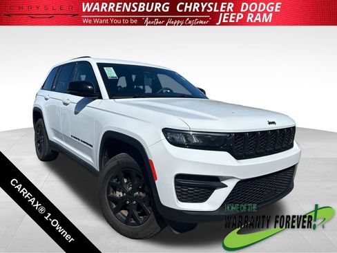 Used 2025 Jeep Grand Cherokee Altitude AWD/4WD image 1