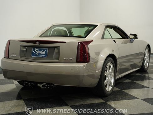 Used 2004 Cadillac XLR image 11