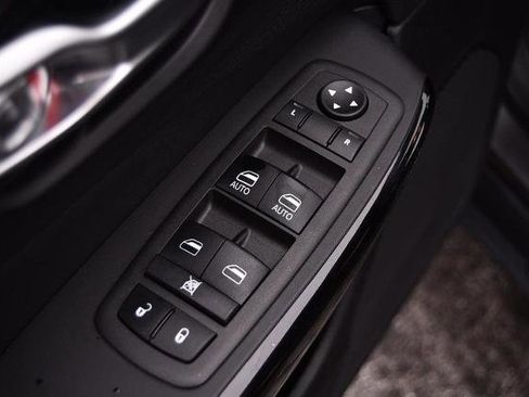 Used 2023 Jeep Cherokee Altitude Lux image 8