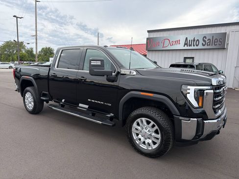 Used 2024 GMC Sierra 2500 SLE w/ SLE Value Package AWD/4WD image 2