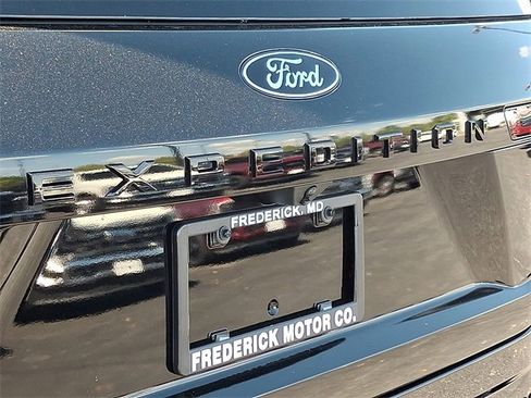 New 2025 Ford Expedition Max Platinum w/ Stealth Performance Package image 19