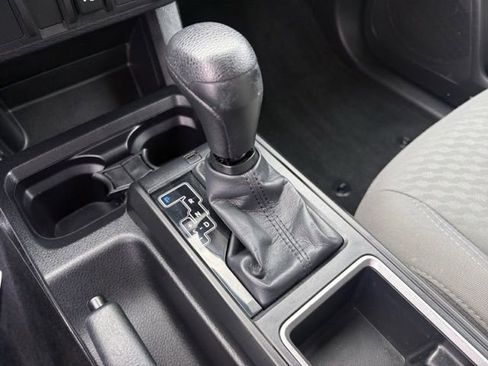 Used 2022 Toyota Tacoma SR image 21