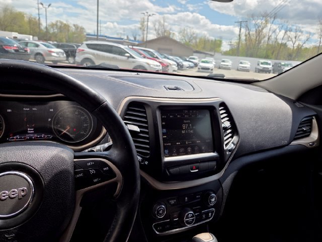 Used 2014 Jeep Cherokee Limited FWD image 17