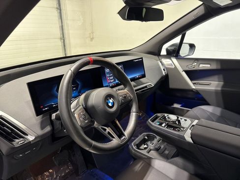 Used 2025 BMW iX M60 image 9