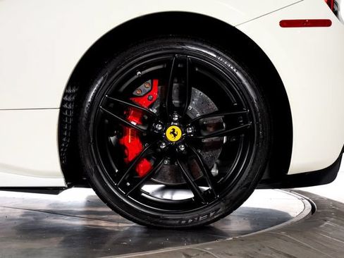 Used 2018 Ferrari 488 Spider RWD image 19
