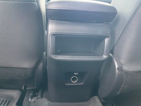 Used 2021 Toyota RAV4 LE AWD/4WD image 19