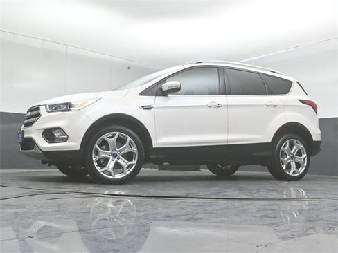 Certified 2019 Ford Escape Titanium image 40