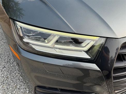 Used 2019 Audi SQ5 Premium Plus w/ Premium Plus Package image 19