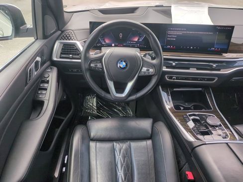 Used 2025 BMW X5 xDrive50e image 18