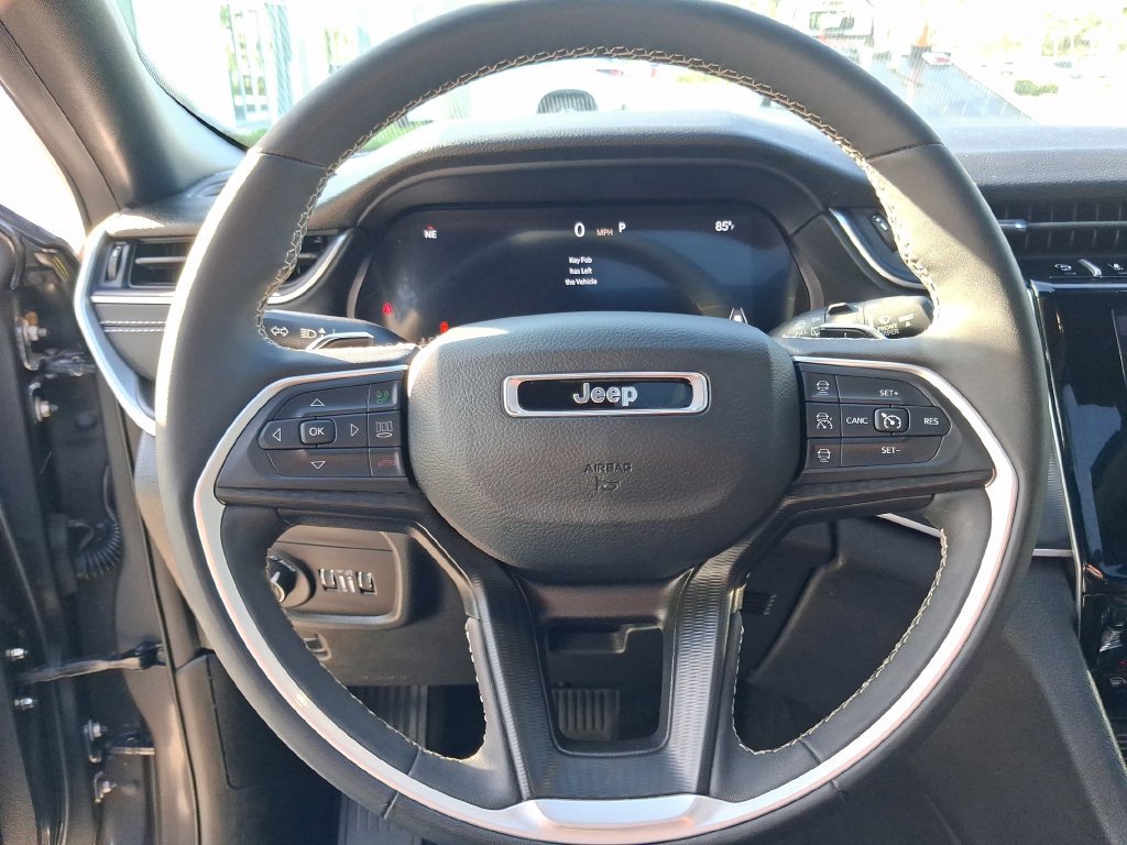 Used 2024 Jeep Grand Cherokee Altitude RWD image 19