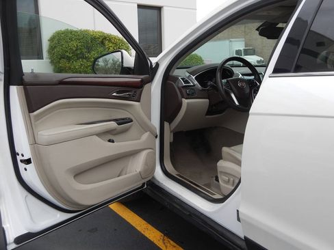 Used 2013 Cadillac SRX Luxury FWD image 25