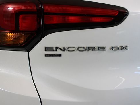 Used 2021 Buick Encore GX Select image 39