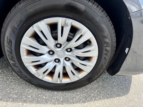 Used 2012 Toyota Camry LE FWD image 34