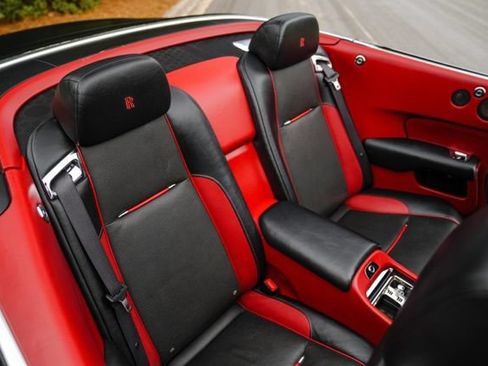 Used 2016 Rolls-Royce Dawn RWD image 30