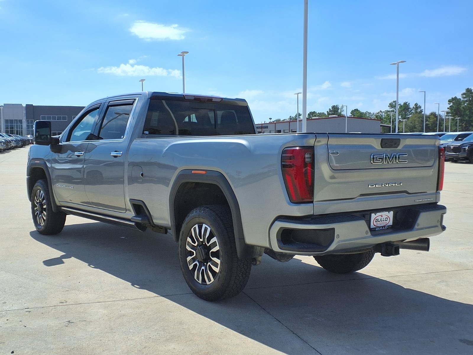 Used 2025 GMC Sierra 3500 Denali Ultimate AWD/4WD image 2