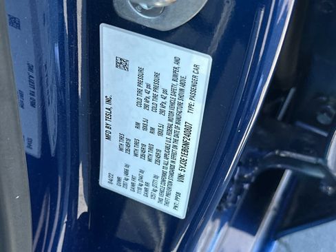 Used 2022 Tesla Model 3 Long Range AWD/4WD image 33