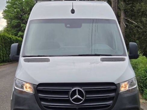 Used 2019 Mercedes-Benz Sprinter 144 image 7