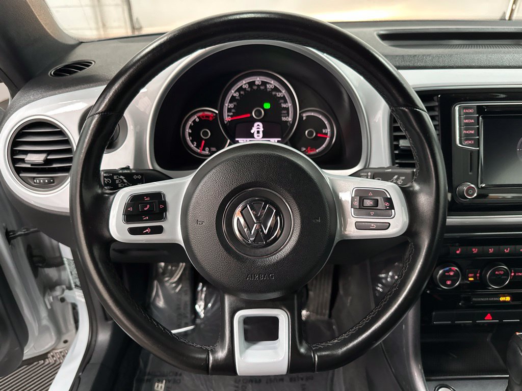 Used 2019 Volkswagen Beetle 2.0T SE FWD image 18