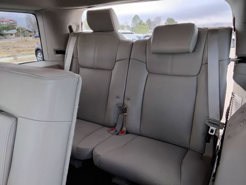 Used 2006 Jeep Commander Limited w/ Trailer Tow Group IV image 20