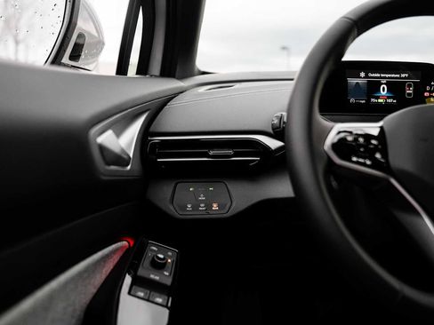 New 2026 Volkswagen ID.4 Pro image 22