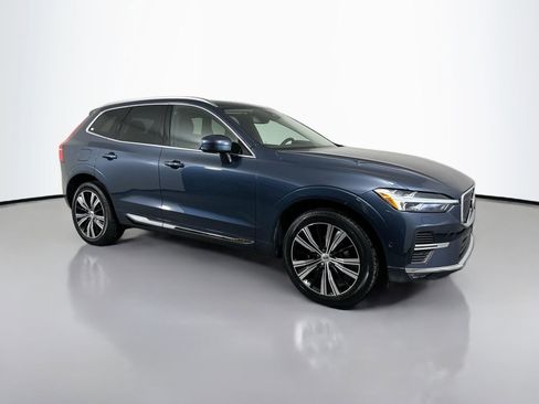 Used 2023 Volvo XC60 B5 Plus image 3