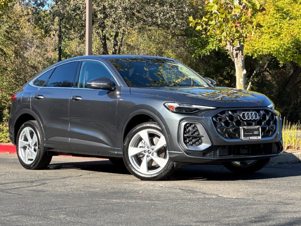 Used 2025 Audi Q5 Premium Plus AWD/4WD image 2