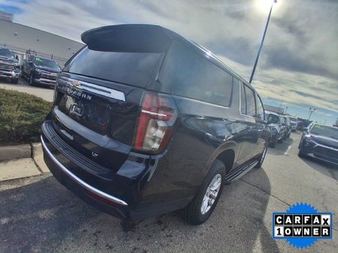 Used 2024 Chevrolet Suburban LT image 2