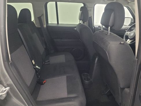 Used 2014 Jeep Patriot Latitude FWD image 19