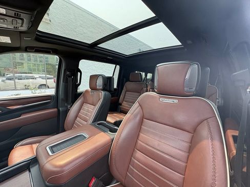Certified 2023 GMC Yukon XL Denali Ultimate AWD/4WD image 2