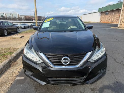 Used 2016 Nissan Altima 2.5 S w/ Power Driver Seat Package image 2
