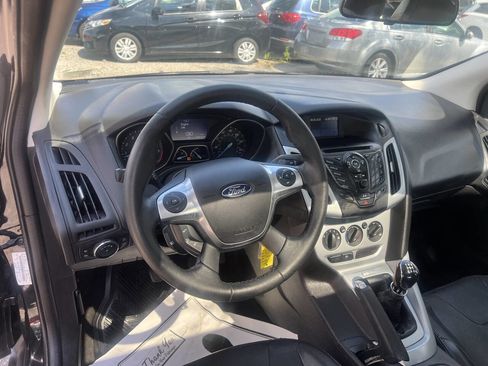 Used 2014 Ford Focus SE w/ Equipment Group 201A image 19