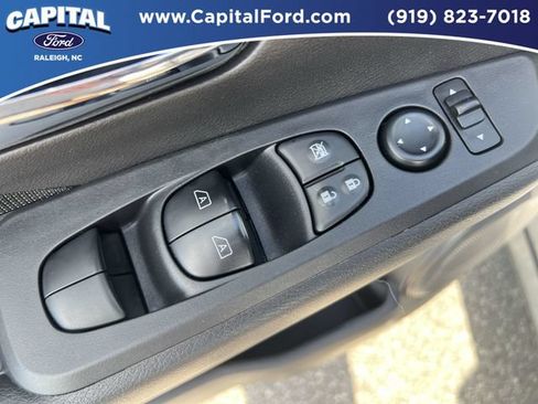 Used 2024 Nissan Kicks SV FWD image 31