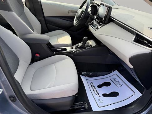 Used 2022 Toyota Corolla LE FWD image 21