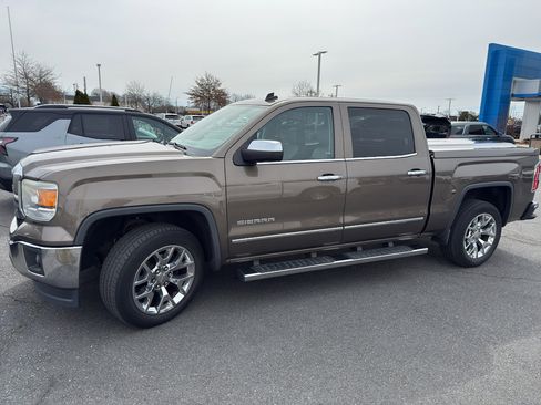 Used 2014 GMC Sierra 1500 SLT w/ SLT Crew Cab Value Package image 3