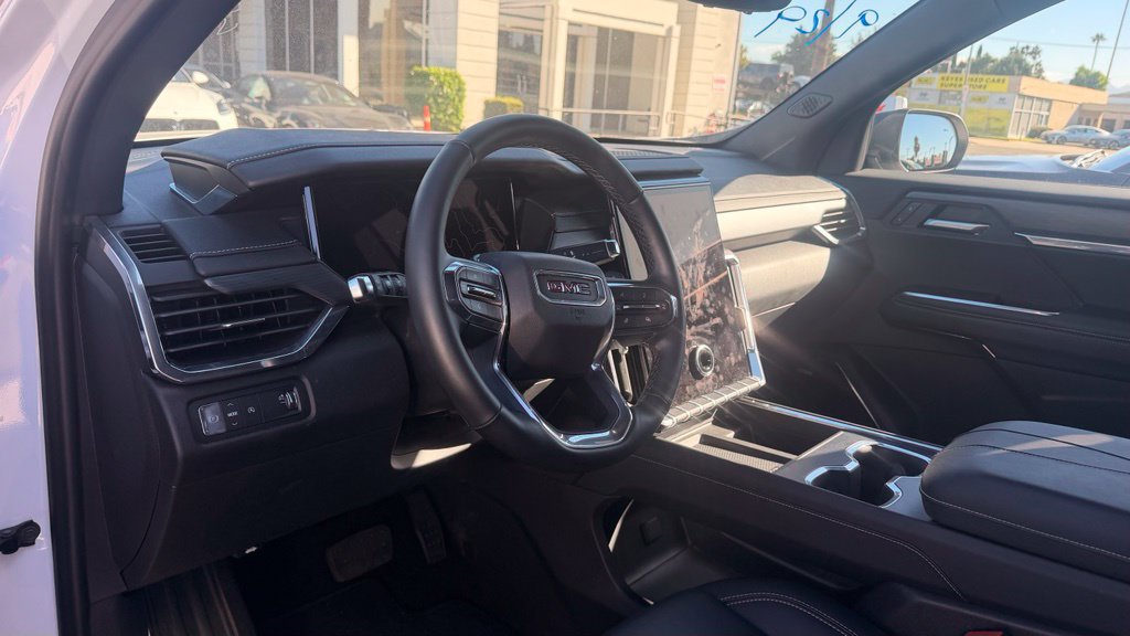 Used 2026 GMC Acadia Elevation w/ Elevation Premium Package FWD image 5