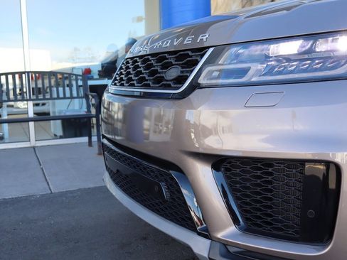 Used 2018 Land Rover Range Rover Sport SE AWD/4WD image 28
