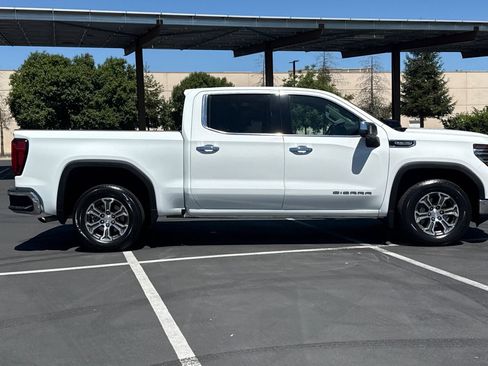 Used 2025 GMC Sierra 1500 SLT RWD image 8