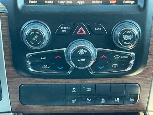 Used 2016 RAM 1500 Laramie w/ Convenience Group image 40