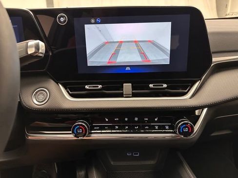 New 2026 Chevrolet Equinox LT w/ Convenience Package II FWD image 8