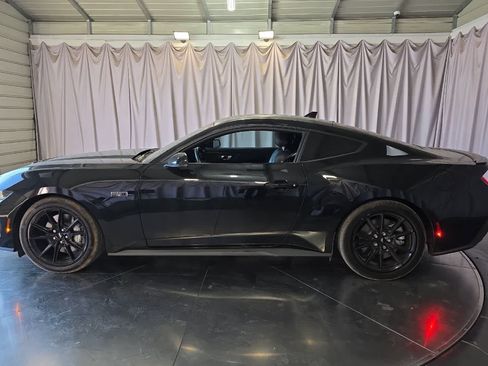 Used 2025 Ford Mustang GT Premium RWD image 6