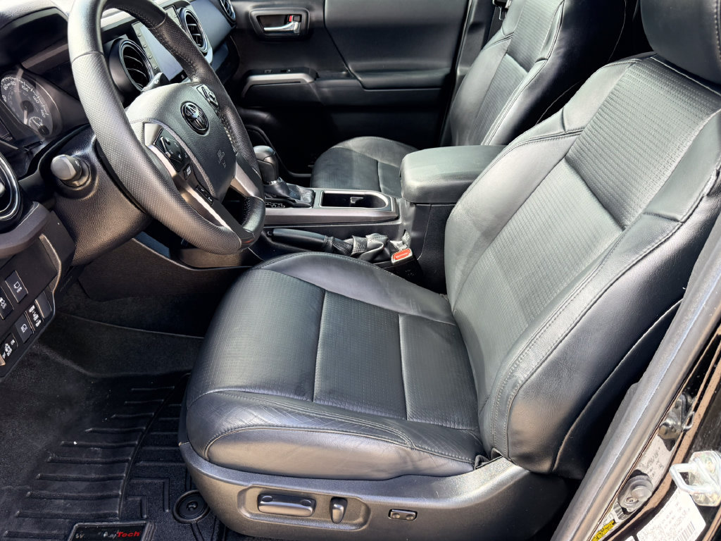Used 2023 Toyota Tacoma TRD Off-Road w/ TRD Premium Off Road Package AWD/4WD image 21