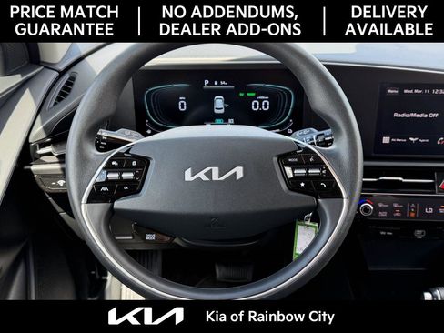 Used 2025 Kia Niro LX image 26