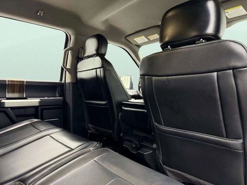 Used 2019 Ford F150 Lariat image 24